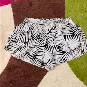 Brandy Melville (John galt) Flowy shorts